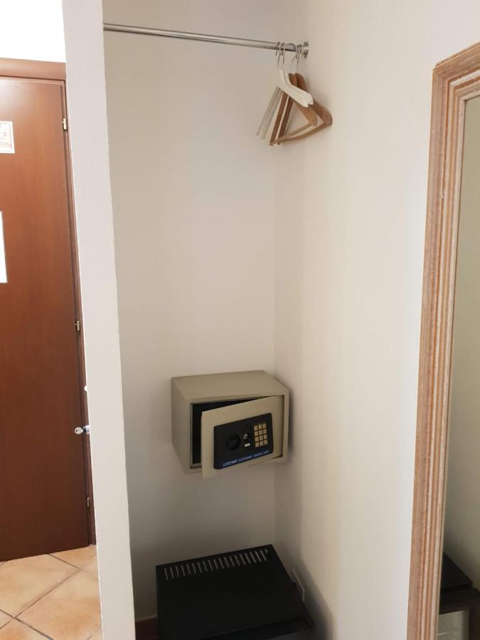 Gulliver'S Lodge โรม ภายนอก รูปภาพ